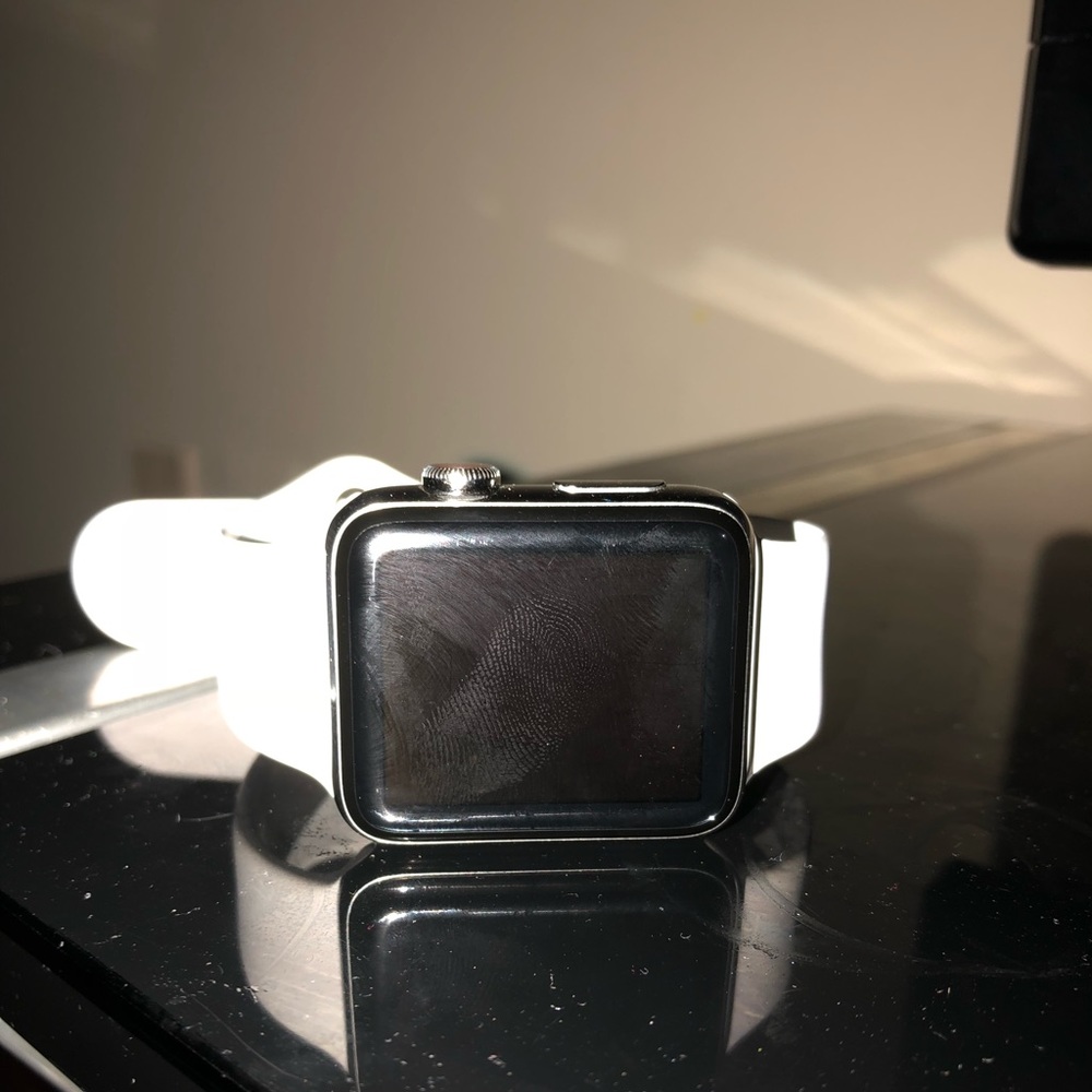 NEW! Apple Watch series 3